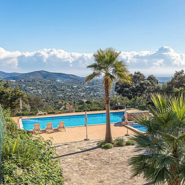 South-facing villa with communal pool and fabulous sea & countryside views